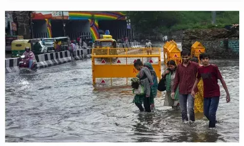 उत्तर प्रदेश में रात से लगातार हो रही हे बारिश, दिल्ली  बेहाल; मुंबई में भारी बारिश की चेतावनी भीलवाड़ा में छाए बादल