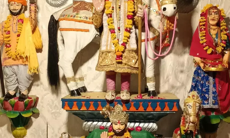 देर रात तक चली भजन संध्या