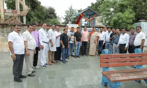 रेलवे स्टेशन पर दो वाटर कूलर का उद्घाटन रेलवे स्टेशन पर दो वाटर कूलर का उद्घाटन