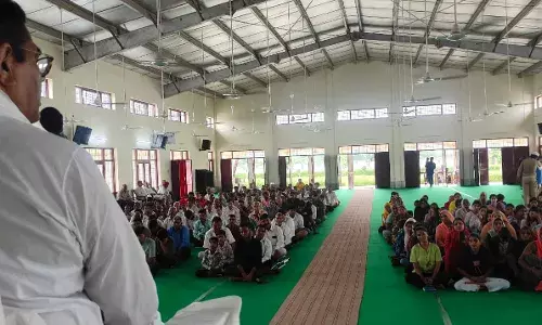 निरंकार से सीधा नाता जोड़ने पर ही खुलते हैं जीवन मे भाग्य के द्वार निरंकार से सीधा नाता जोड़ने पर ही खुलते हैं जीवन मे भाग्य के द्वार