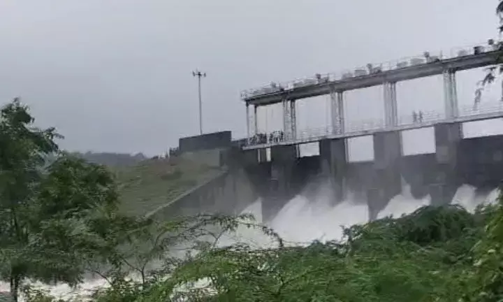 जैतपुरा बांध के अब 6 गेट खोले