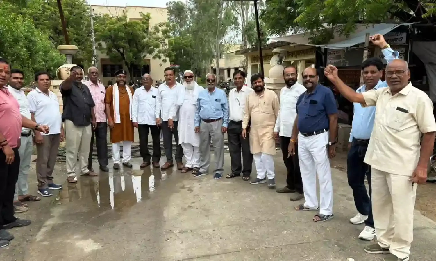 शाहपुरा जिला बचाओ संघर्ष समिति ने मुख्यमंत्री के नाम सौंपा स्मरण पत्र