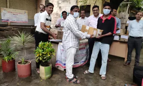 रोगियों को स्वयं गोद लेकर कर रहे पोषण सामग्री का सहयोग