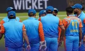 T20: मुश्किल में डिफेंडिंग चैंपियन, क्या पार लगेगी टीम इंडिया की नैया या पाकिस्तान बनेगा नंबर 1! T20: मुश्किल में डिफेंडिंग चैंपियन, क्या पार लगेगी टीम इंडिया की नैया या पाकिस्तान बनेगा नंबर 1!