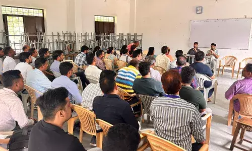 जिला निर्वाचन अधिकारी ने बीएलओ व पर्यवेक्षक प्रशिक्षण का किया औचक निरीक्षण जिला निर्वाचन अधिकारी ने बीएलओ व पर्यवेक्षक प्रशिक्षण का किया औचक निरीक्षण