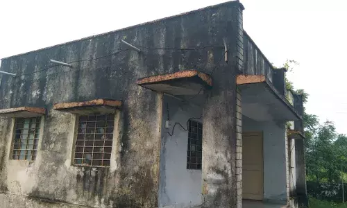 सुरक्षा उपकरण नहीं हे खेरूना ग्रिड की और छत टपक रही है अधिकारियों को लिखी चिट्ठी