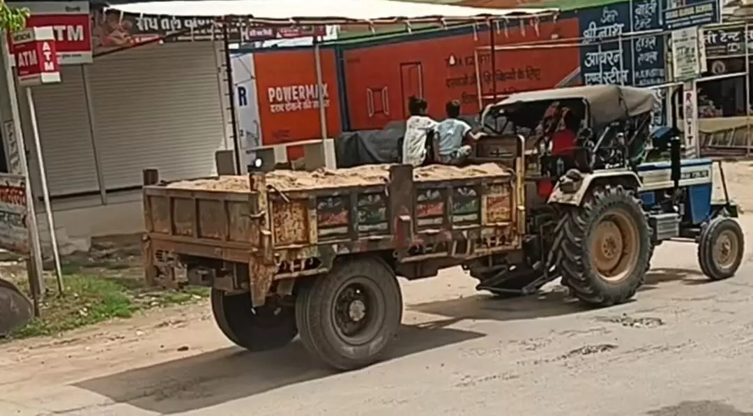 पुलिस की सख्ती , खनिज विभाग की मिलीभगत ने  बढ़ाई  बजरी माफियाओं  की कमाई !