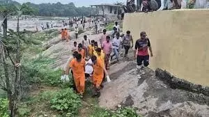 बेड़च नदी में बाइक सहित बहे दोनों युवकों के शव मिले, एक युवक की शिनाख्त नहीं बेड़च नदी में बाइक सहित बहे दोनों युवकों के शव मिले, एक युवक की शिनाख्त नहीं