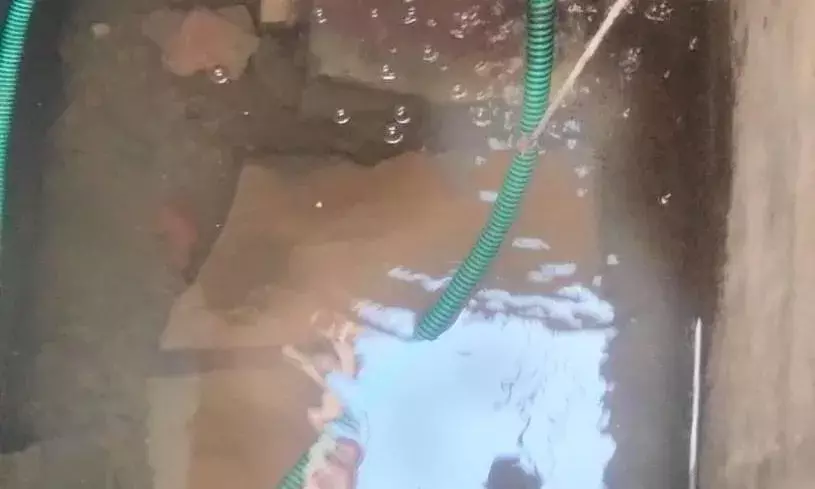 गंदा पानी पीने को मजबूर कोली मोहल्ला के लोग  ,जल्द समाधान की मांग