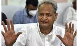 गहलोत का सवाल : धनखड़ का इस्तीफा रहस्य क्यों बना? बोले संवैधानिक पद से इस्तीफे ऐसे नहीं होते, देश को स्पष्टीकरण चाहिए