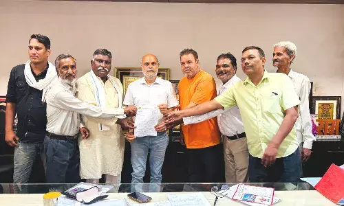 वाल्मीकि महापंचायत ने भीलवाड़ा विधायक को जर्जर सामुदायिक भवन के नवीनीकरण के लिए सौंपा ज्ञापन