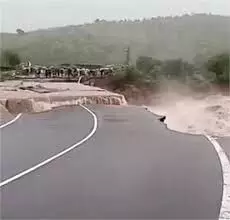 सवाई माधोपुर में बाढ़ जैसे हालात, रेलवे ट्रैक डूबे, कई इलाकों से टूटा संपर्क