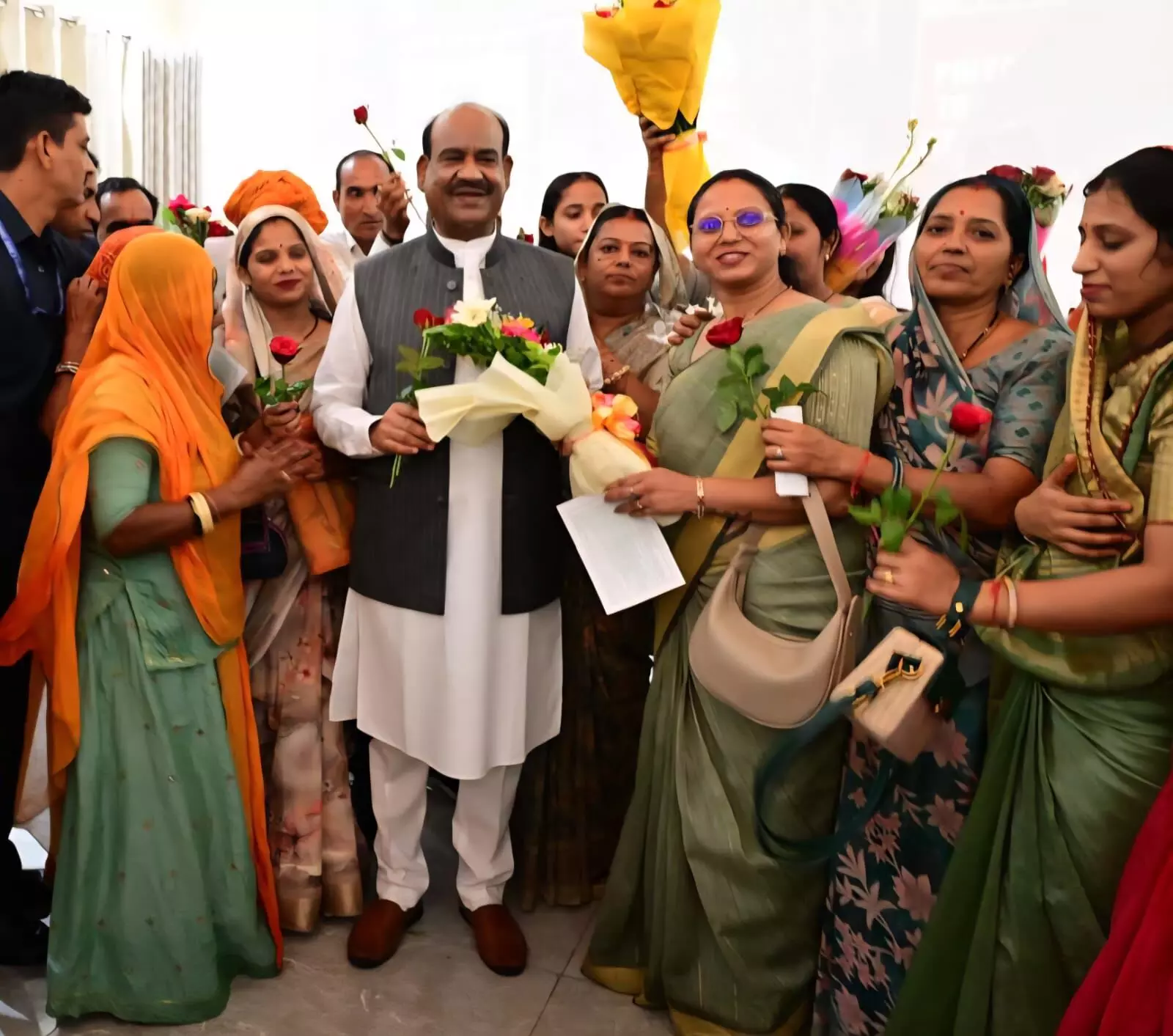 लोकसभा अध्यक्ष बिरला द्वारा महिला प्रतिनिधि शिष्टमण्डल को मिला उचित सम्मान लोकसभा अध्यक्ष बिरला द्वारा महिला प्रतिनिधि शिष्टमण्डल को मिला उचित सम्मान