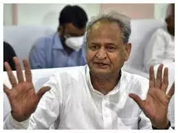 गहलोत का सवाल : धनखड़ का इस्तीफा रहस्य क्यों बना? बोले संवैधानिक पद से इस्तीफे ऐसे नहीं होते, देश को स्पष्टीकरण चाहिए