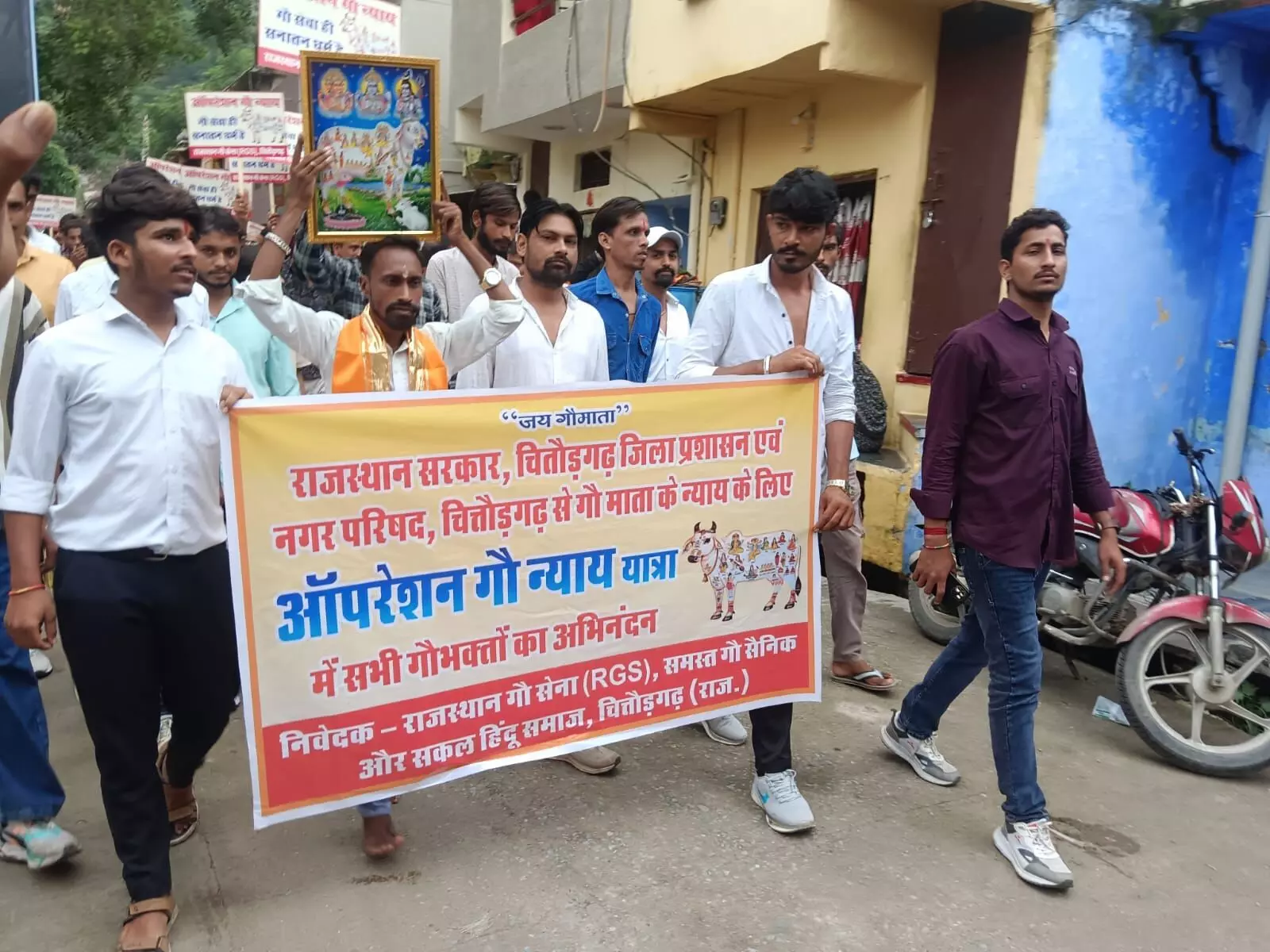 राजस्थान गौ सेना ने ऑपरेशन गौ न्याय यात्रा निकालकर भुख हड़ताल की चेतावनी दी राजस्थान गौ सेना ने ऑपरेशन गौ न्याय यात्रा निकालकर भुख हड़ताल की चेतावनी दी