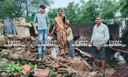 बारिश का कहर ,ढह गया कच्चा मकान