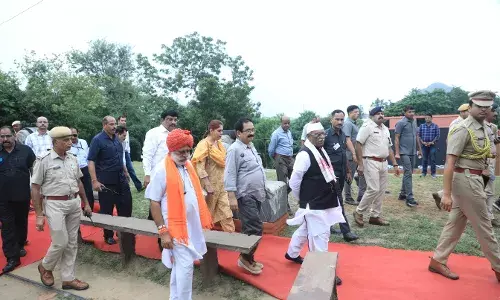 राज्यपाल बागड़े ने किया उदयपुर के शिल्पग्राम का दौरा
