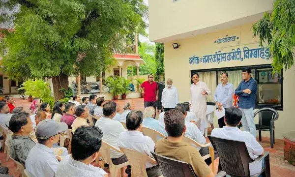 पूर्व सहकारिता मंत्री आंजना ने कांग्रेस पार्टी के आयोजित कार्यक्रमों में सक्रिय भागीदारी निभाने को कहा