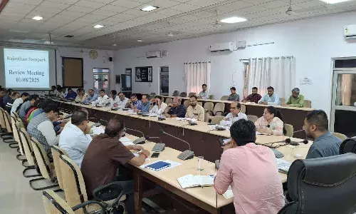 जर्जर कक्षा कक्षों एवं राजकीय भवनों की मरम्मत के प्रस्ताव जल्द करे तैयार - जिला कलेक्टर