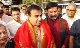 केंद्रीय मंत्री गडकरी ने तिरुमला में भगवान वेंकटेश्वर के किए दर्शन