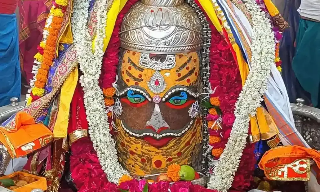 श्रावण मास की नवमी पर बाबा महाकाल की भस्म आरती, पूजन सामग्री से हुआ दिव्य श्रृंगार