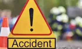 दिल्ली-मुंबई एक्सप्रेस वे पर, ट्रक से टकराई कार, तीन यात्री गंभीर रूप से  घायल