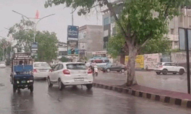 रविवार को 9 जिलों में बारिश की चेतावनी अलर्ट :नागौर में लूणी नदी में डूबी स्कॉर्पियो,बीकानेर में दो घर गिरे