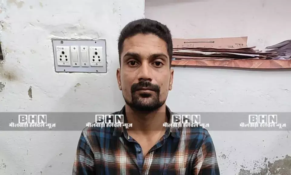 रिटायर्ड पुलिस कर्मी के बेटे की गोली मार हत्या के मामले में  फरार 5000 के इनामी आरोपी को भीलवाड़ा पुलिस ने पकड़ा