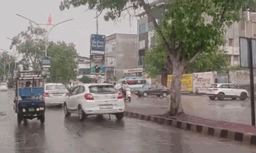 रविवार को 9 जिलों में बारिश की चेतावनी अलर्ट :नागौर में लूणी नदी में डूबी स्कॉर्पियो,बीकानेर में दो घर गिरे