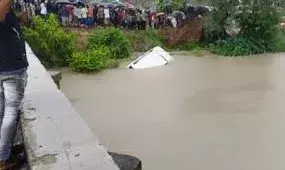 श्रद्धालुओं से भरी बोलेरो नहर में गिरी , एक ही परिवार के नौ लोग सहित 11 की मौत