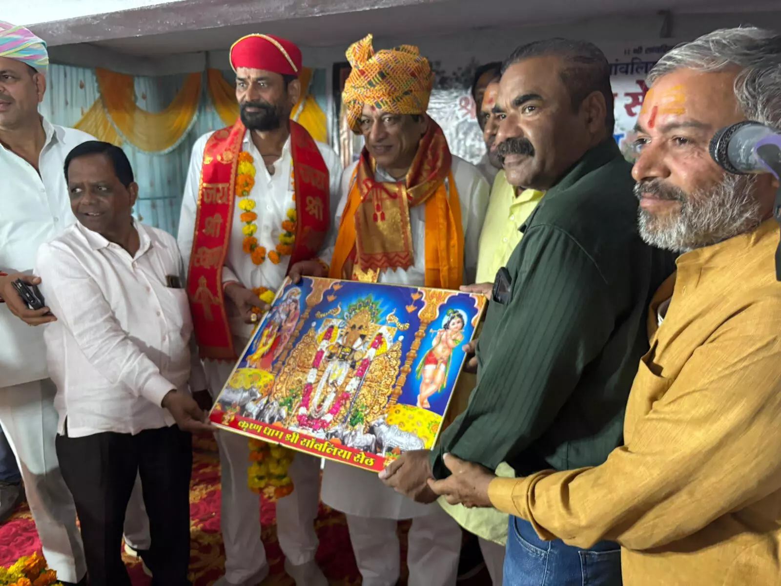 भीलवाड़ा से माली महासभा के पदाधिकारी ने न्यू कॉटेज होटल सांवरिया मंडफिया के उद्घाटन समारोह में लिया भाग भीलवाड़ा से माली महासभा के पदाधिकारी ने न्यू कॉटेज होटल सांवरिया मंडफिया के उद्घाटन समारोह में लिया भाग