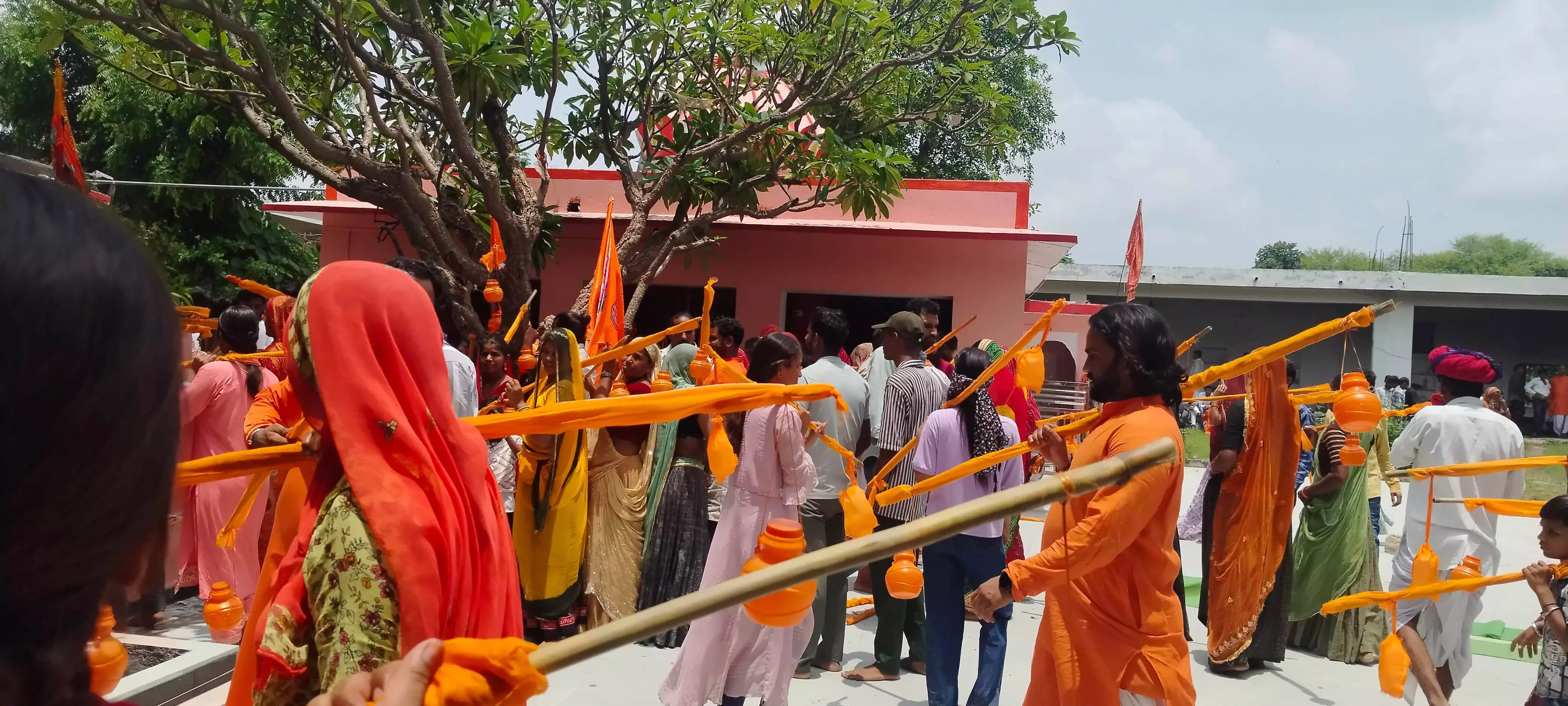 कावड़ यात्रा त्रिवेणी संगम से मुंडेश्वर महादेव होडा़ तक निकाली कावड़ यात्रा त्रिवेणी संगम से मुंडेश्वर महादेव होडा़ तक निकाली