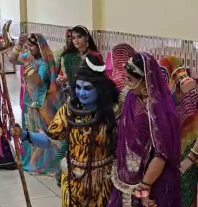 महिलाओं ने लहरिया महोत्सव मनाया, शिव की सजाई झांगी