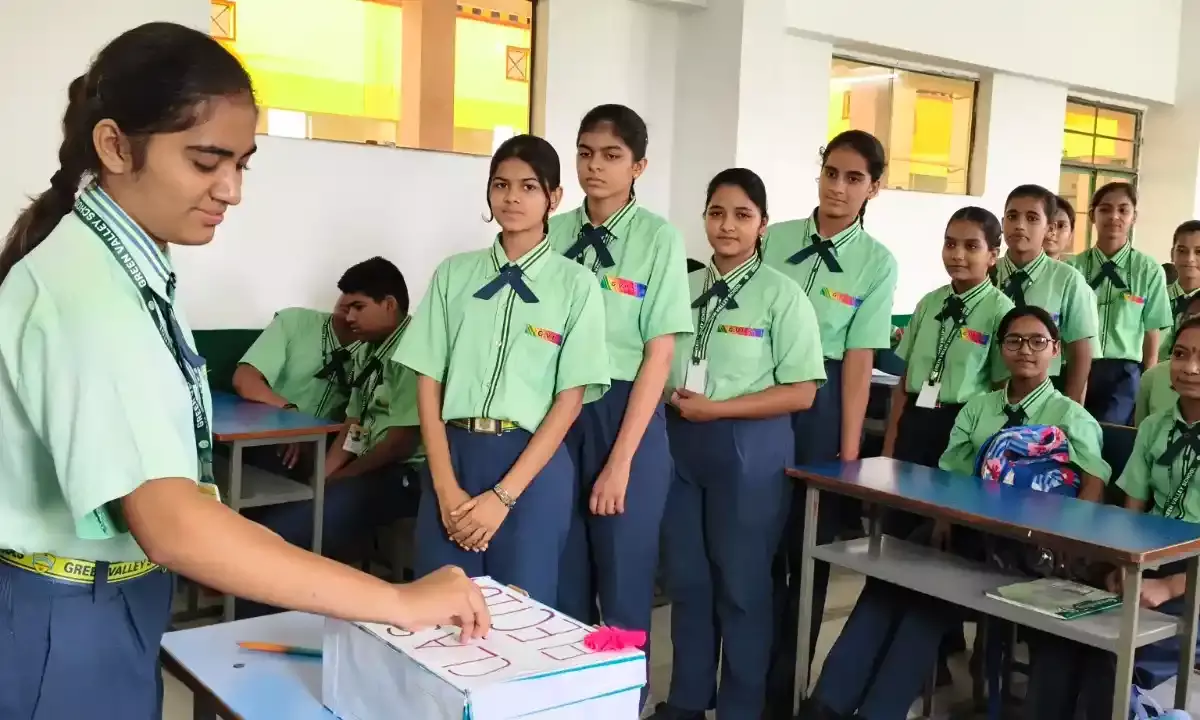 ग्रीनवैली विद्यालय में सीनेट मेंबर के चुनाव हेतु लोकतांत्रिक प्रक्रिया के अंतर्गत मतदान का आयोजन
