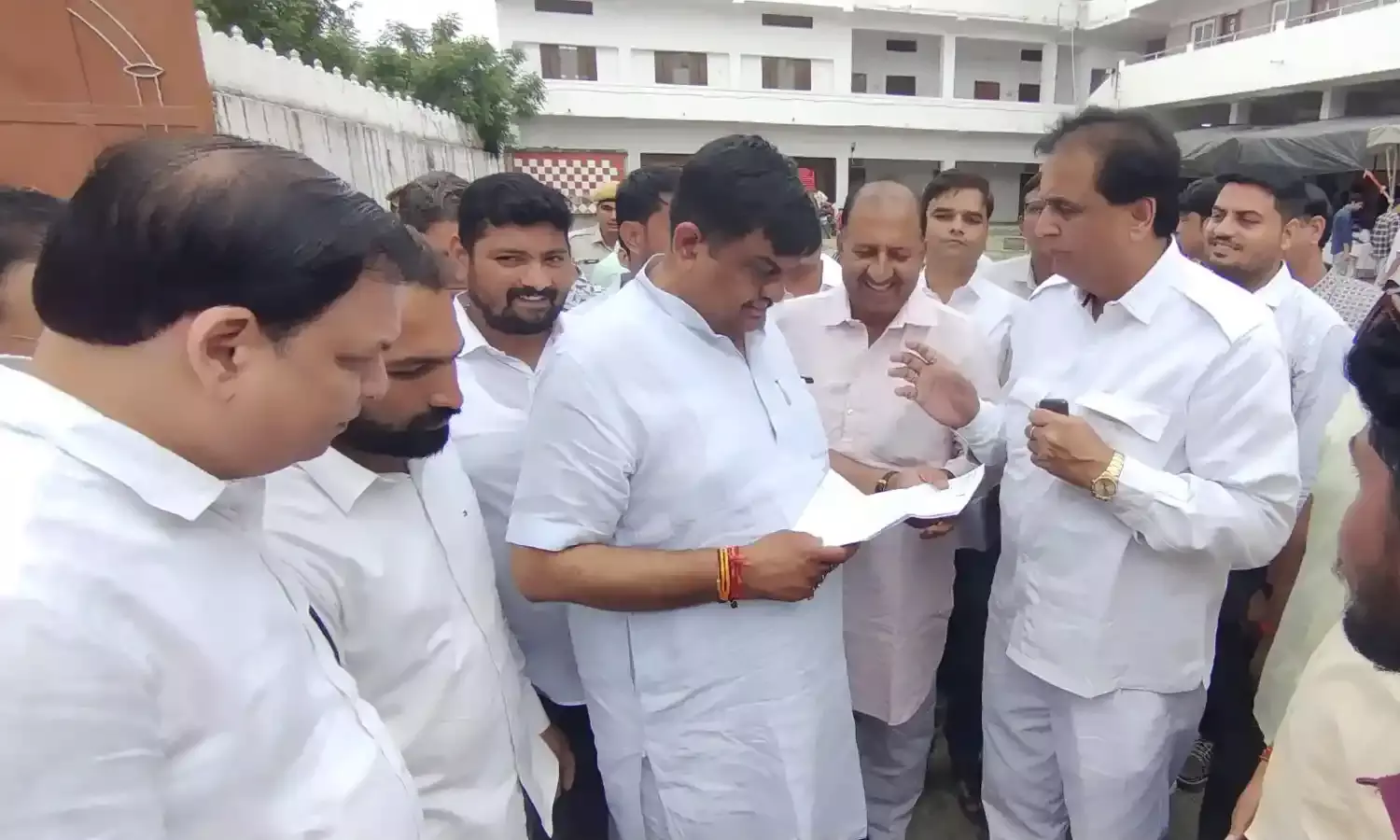 वन एवं पर्यावरण मंत्री शर्मा का निम्बाहेड़ा पहुंचने पर किया स्वागत