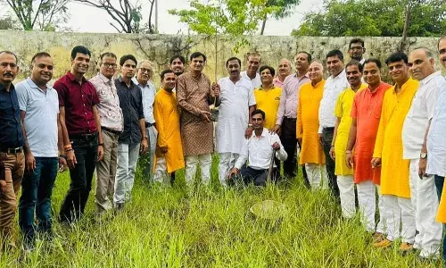 श्री महेश सेवा फाउंडेशन ने कि‍या स्त्रधारा अभिषेक एवं पोधारोपण