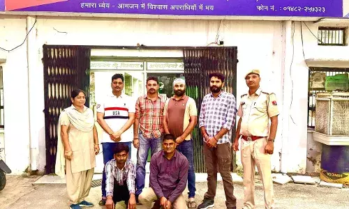 पुलिस ने अवैध अंग्रेजी शराब की बड़ी खेप पकड़ी, दो मुख्य आरोपी गिरफ्तार