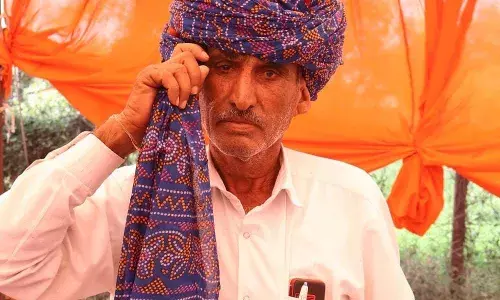 ईको कार ने बाइक को मारी टक्कर एक ही मौत