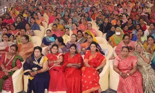 लूटोगे तो लुट जाओगे, और लुटाओगे तो लौट कर वापस आएगा - राष्ट्रसंत पुलक सागर