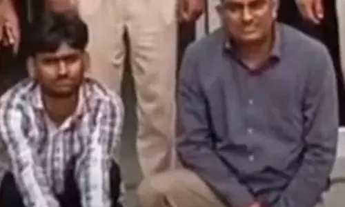 10 हजार के इनामी दो शराब तस्कर गिरफ्तार 10 हजार के इनामी दो शराब तस्कर गिरफ्तार