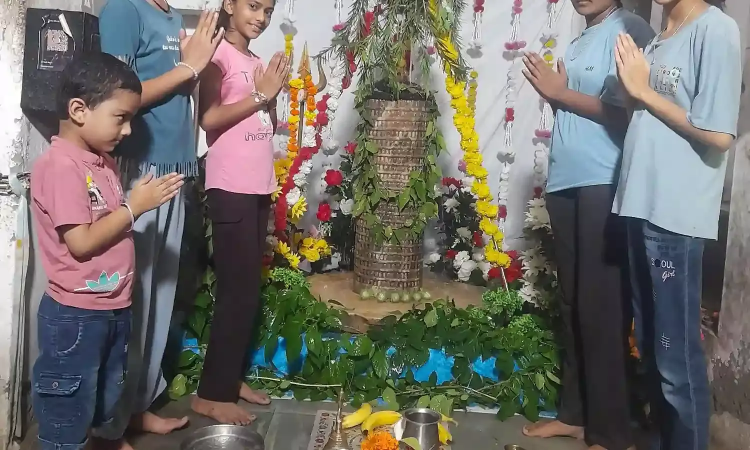 शाहपुरा में सहस्त्र लिंग महादेव का आकर्षक श्रृंगार, 101 किलो खीर का लगाया भोग शाहपुरा में सहस्त्र लिंग महादेव का आकर्षक श्रृंगार, 101 किलो खीर का लगाया भोग