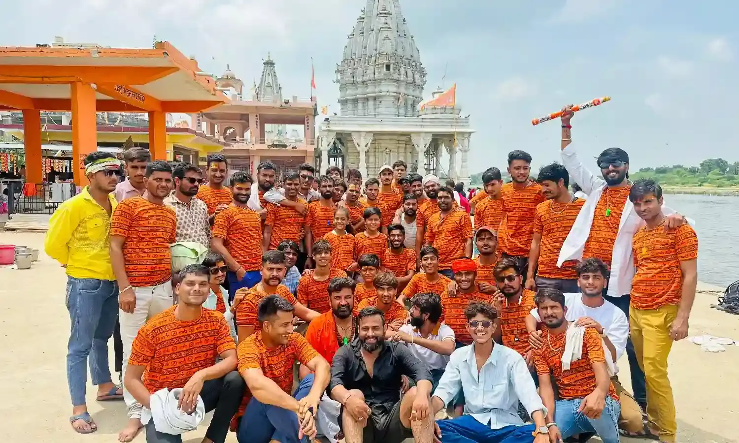 उदलियास में डाक कावड़ यात्रा निकली, त्रिवेणी संगम से जल लाकर भोलेनाथ का किया अभिषेक उदलियास में डाक कावड़ यात्रा निकली, त्रिवेणी संगम से जल लाकर भोलेनाथ का किया अभिषेक