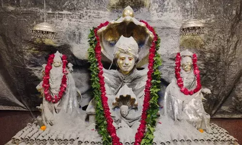 कावड़ यात्रा के साथ ठाकुर जी का किया सहस्त्र धारा अभिषेक