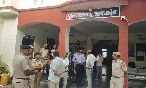 जिला कलेक्टर पहुँचे ऋषभदेव , कानून व्यवस्था के मद्देनजर हालातों का लिया जायजा