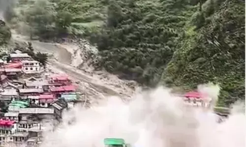 उत्तराखंड में फटे बादल गांव बहा , चार की मौत, सेेना के 10 जवानों सहित 70 लापता, राहत एवं बचाव कार्यों के लिए 20 करोड़ रुपए जारी
