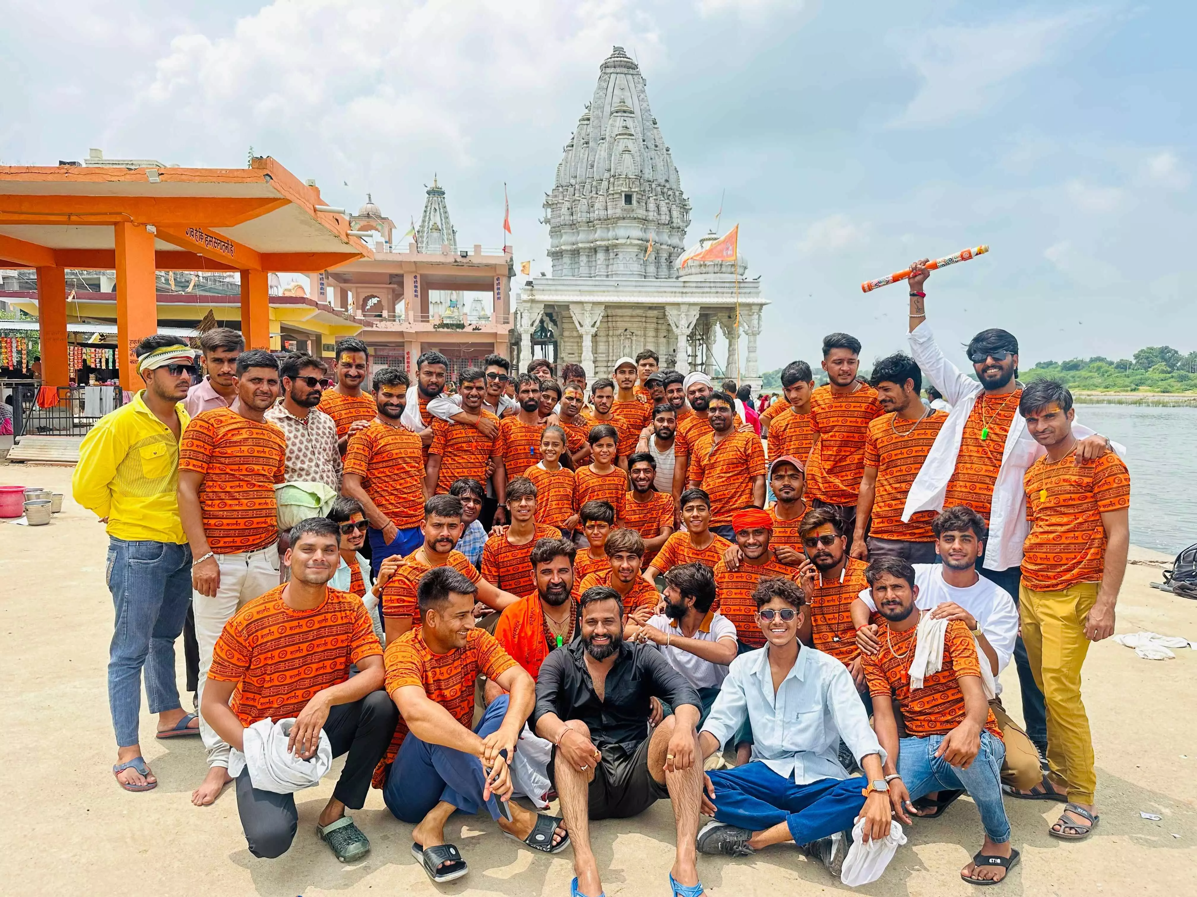 उदलियास में डाक कावड़ यात्रा न‍िकली, त्रिवेणी संगम से जल लाकर भोलेनाथ का क‍िया अभिषेक