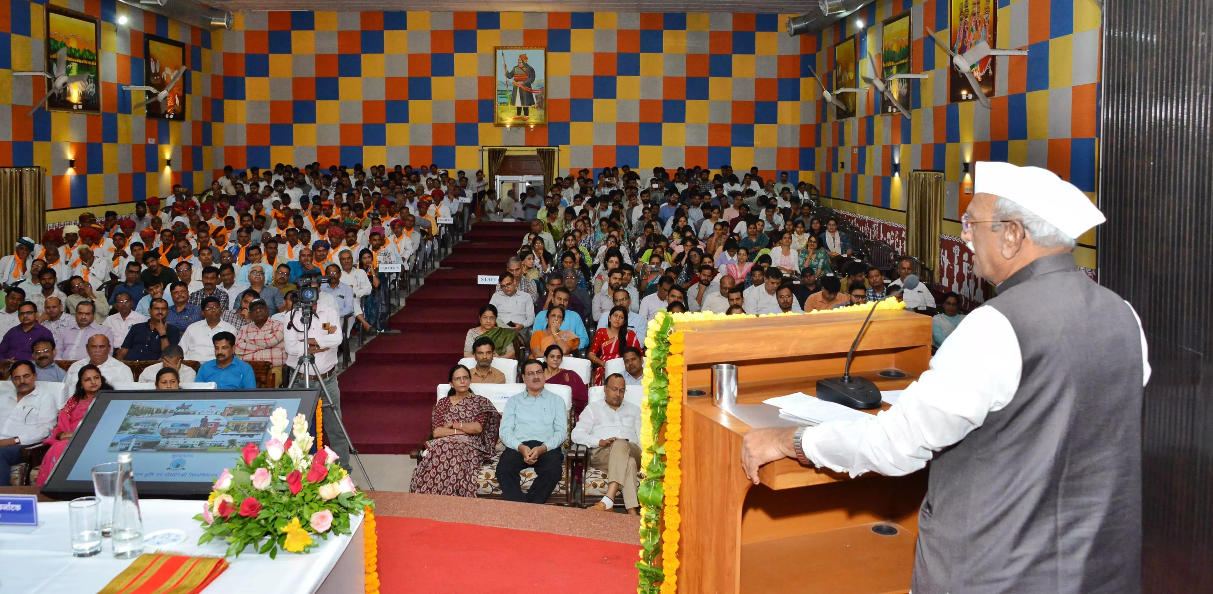 कृषि बढ़ती है, तभी देश आगे बढ़ता है - राज्यपाल बागड़े कृषि बढ़ती है, तभी देश आगे बढ़ता है - राज्यपाल बागड़े