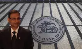 रिजर्व बैंक ने रेपो दरों में कोई बदलाव नहीं किया, खुदरा मुद्रास्फीति अनुमान घटाया