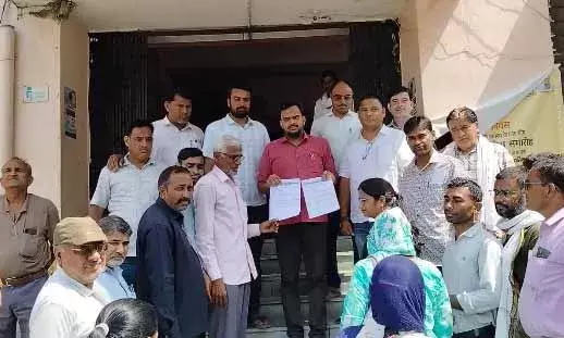 समता आंदोलन समिति के विवादित बयान के विरोध में मीणा समाज ने दिया ज्ञापन, राष्ट्रद्रोह का मुकदमा दर्ज करने की मांग समता आंदोलन समिति के विवादित बयान के विरोध में मीणा समाज ने दिया ज्ञापन, राष्ट्रद्रोह का मुकदमा दर्ज करने की मांग