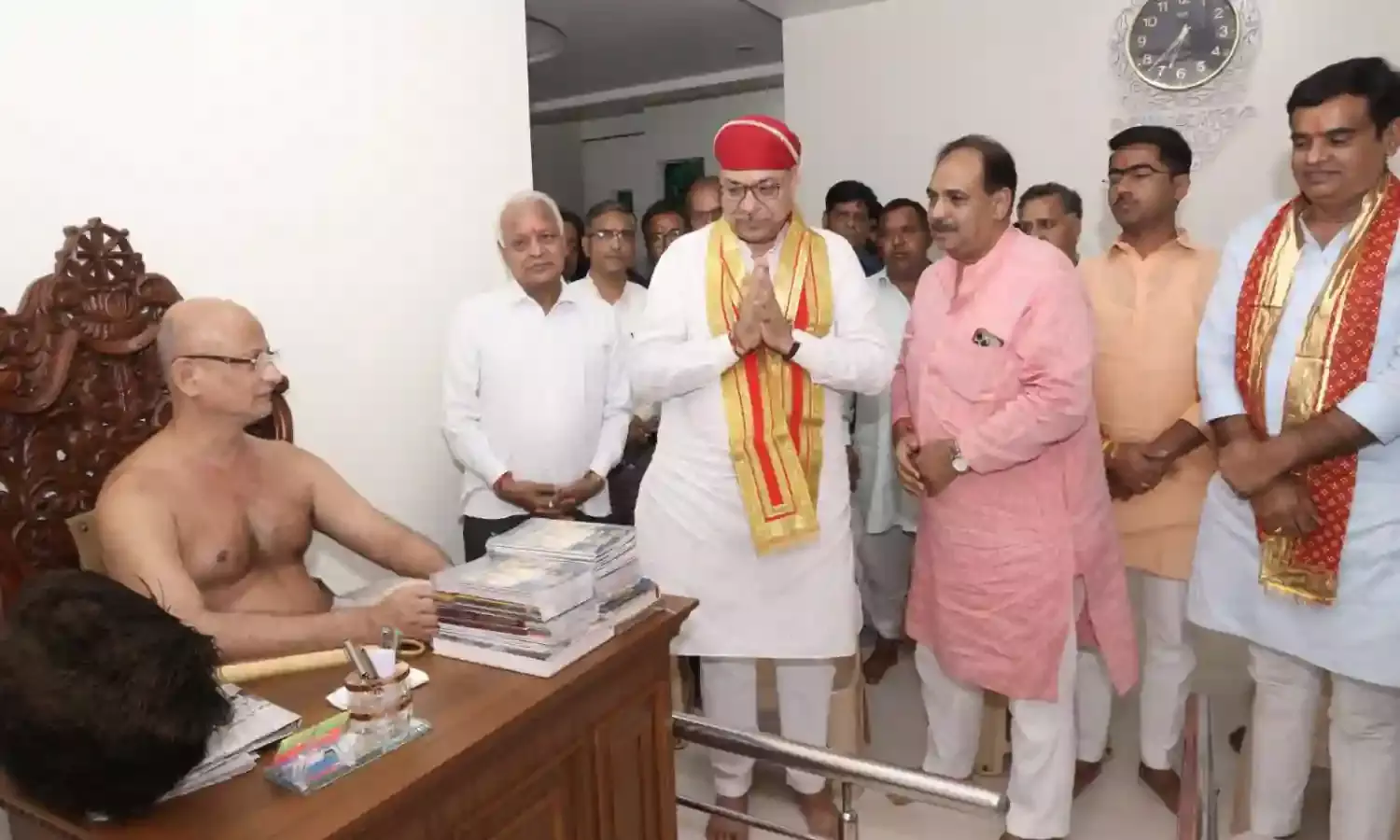 दहेज देश के लिए सबसे बड़ा अभिशाप - पुलक सागर दहेज देश के लिए सबसे बड़ा अभिशाप - पुलक सागर